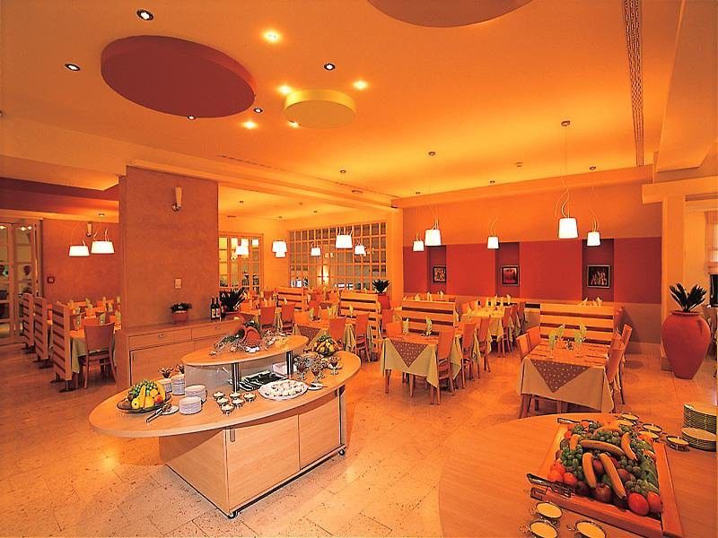 Miramar Sunny Hotel By Valamar Rabac Restoran gambar